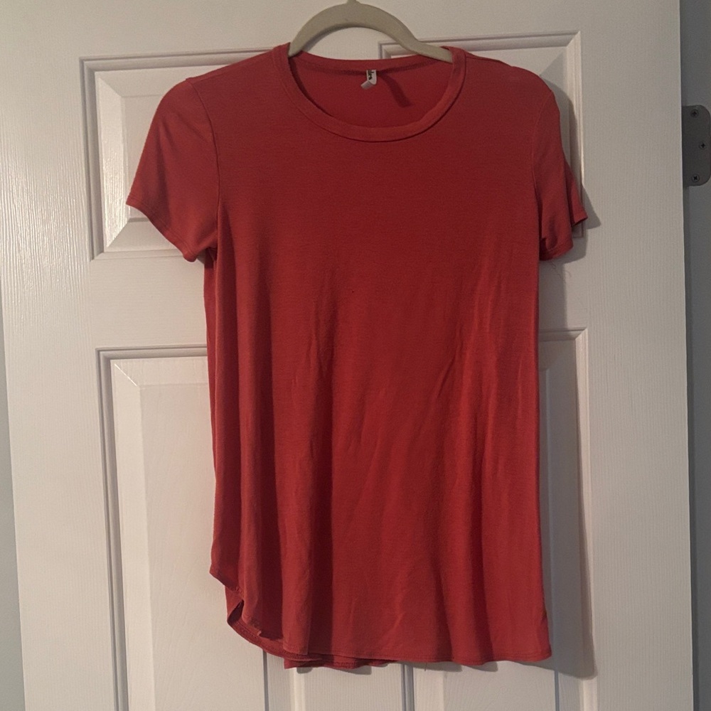 Azules Coral Short Sleeve Rayon Crewneck Tee